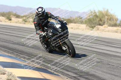 media/Dec-04-2025-Racers Edge (Thu) [[5ebc9f124d]]/3-B Group/3-Session 2 (Turn 7 Inside)/